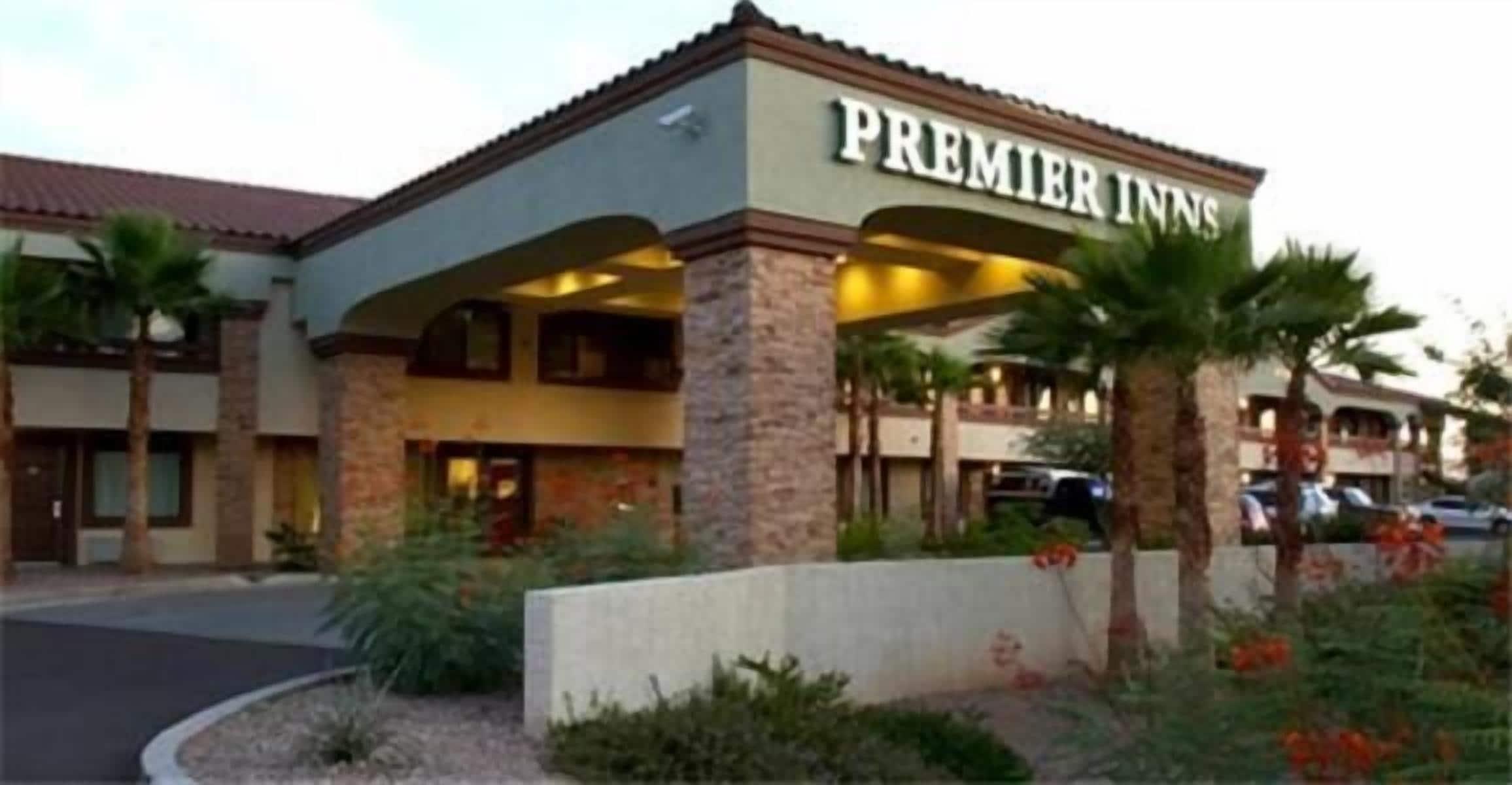 Staying Near Camelback Ranch: 4 Budget Hotels Compared