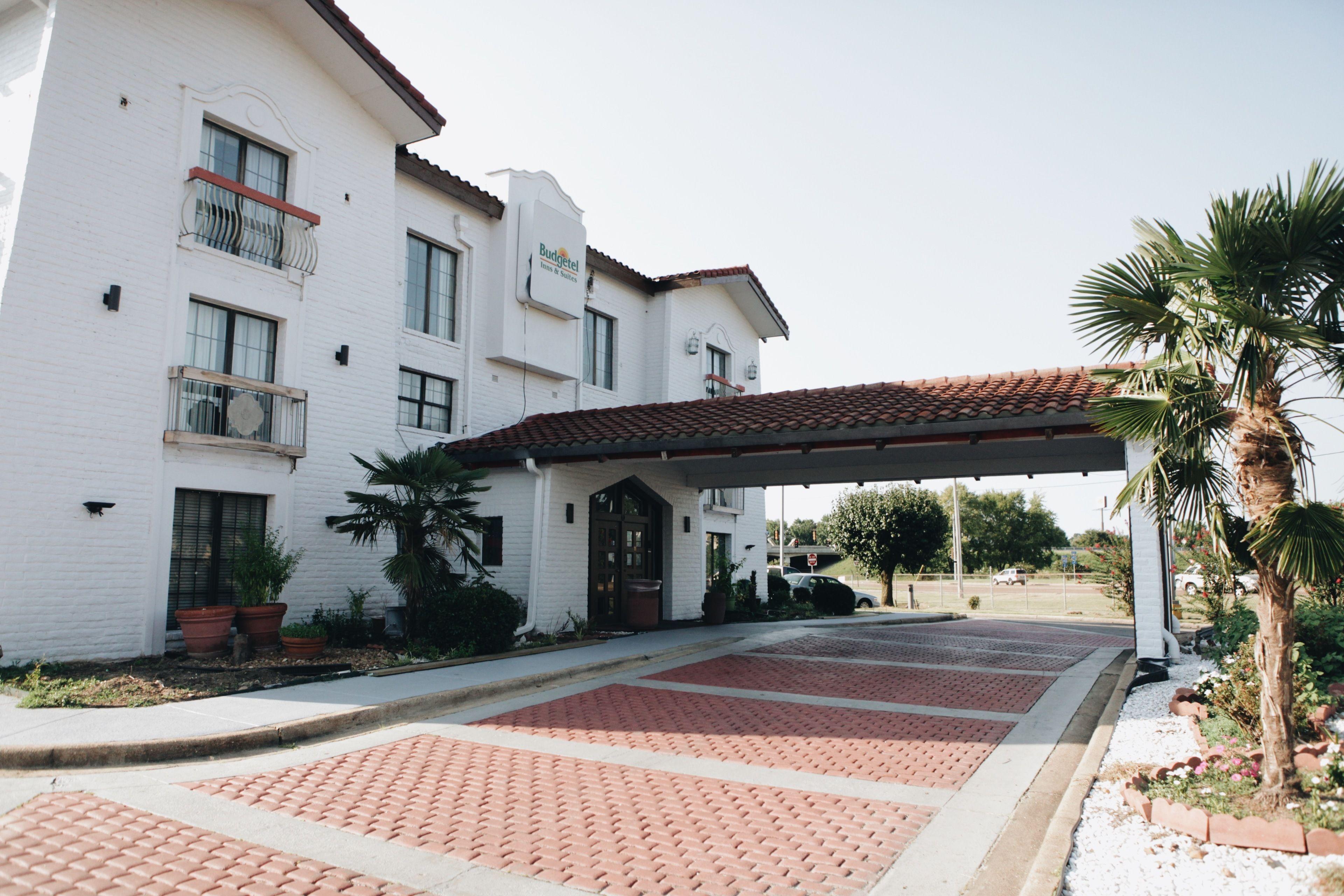 6 Budget Hotels Near Oak Court Mall for Smart Memphis Stays