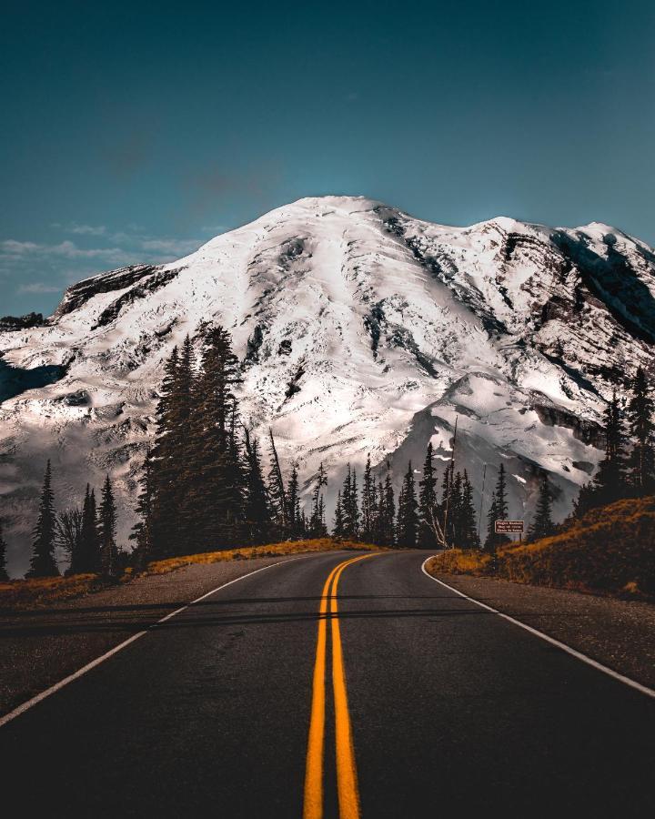 4 Budget-Friendly 2-Star Hotels Near Crystal Mountain
