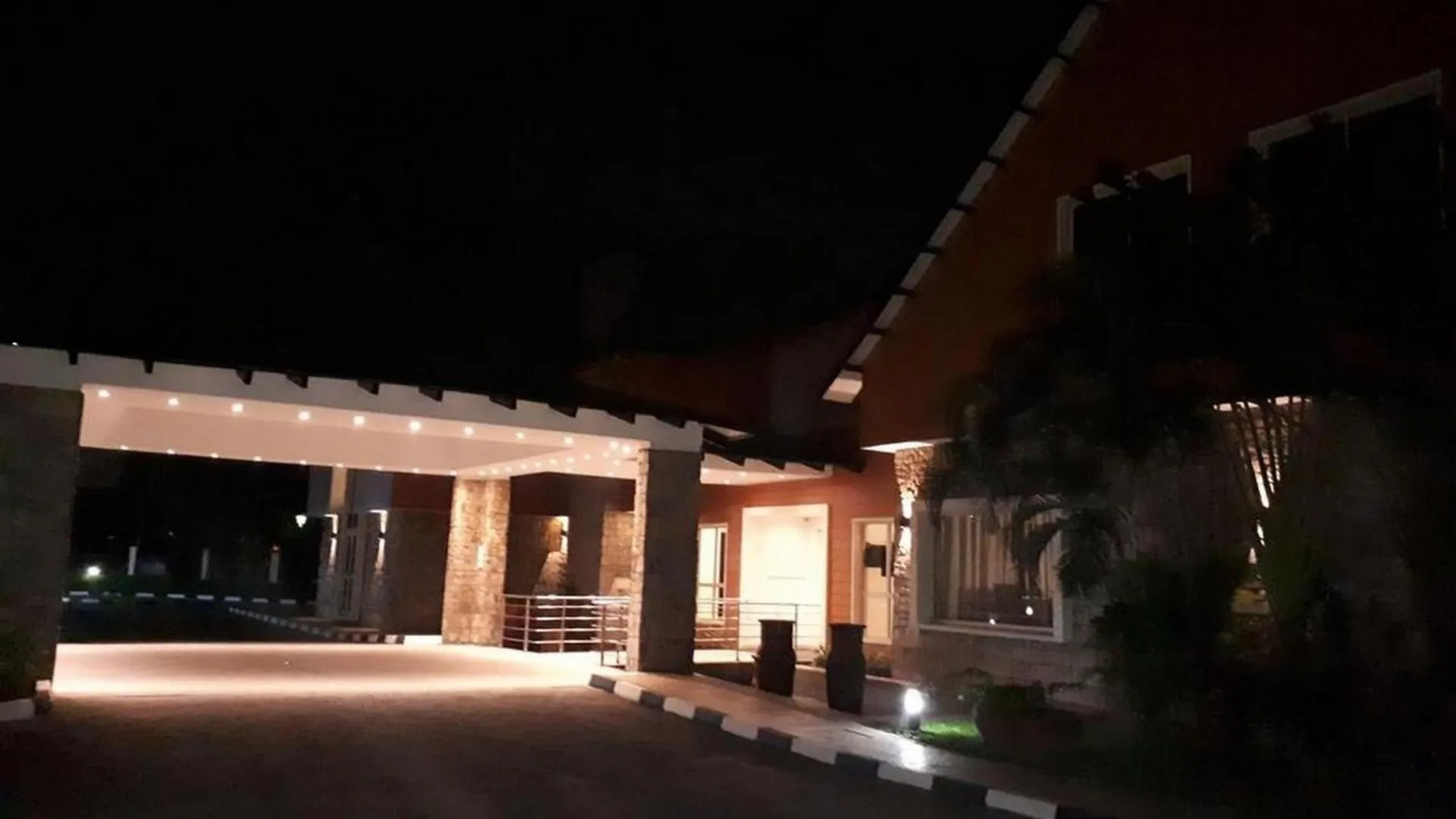 Where to Stay in Nigeria: 4 Best 4-Star Hotels